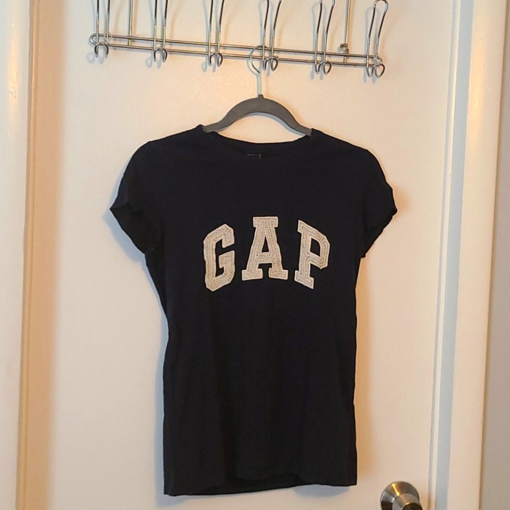 Gap shirt
